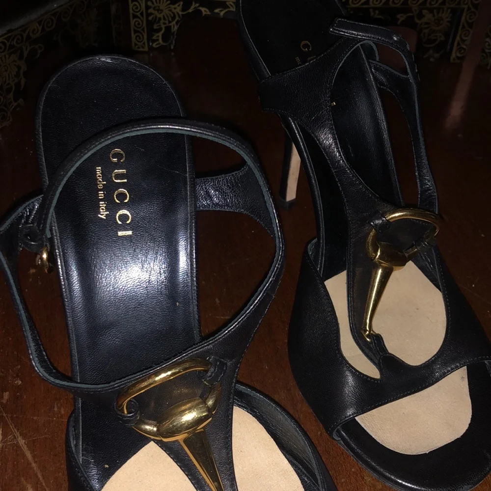 Gucci Black and Gold Women's Sandals - Picture 8 of 8